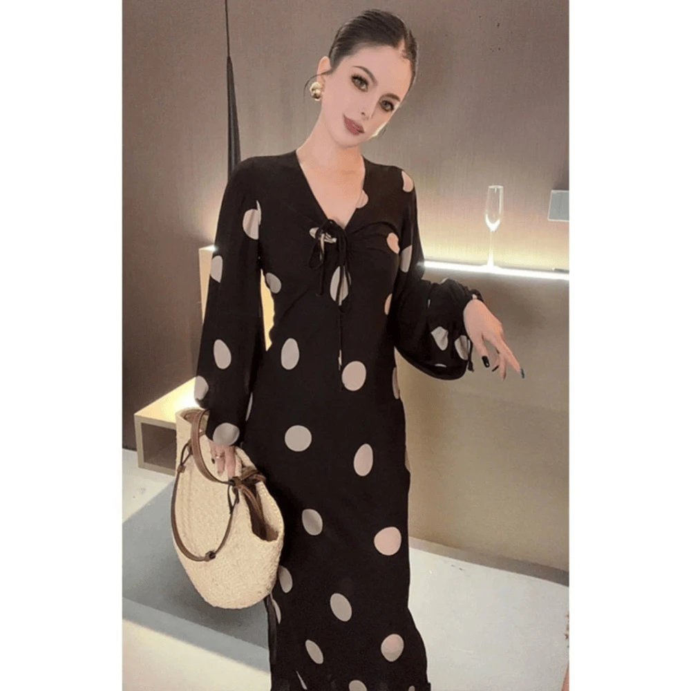 2025夏季新款V领法式气质灯笼长袖波点时尚宽松显瘦连衣裙女