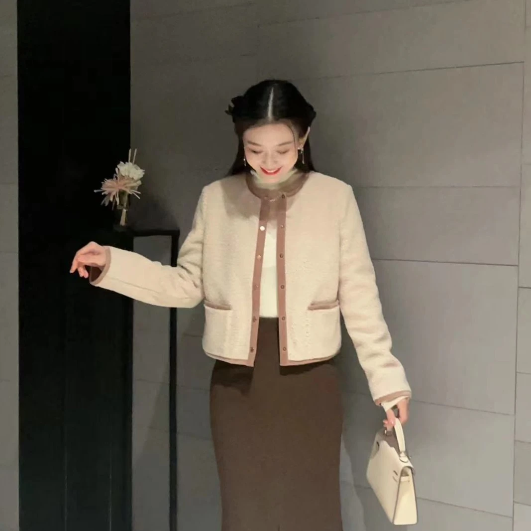 GIRDEAR/哥弟【伶俐之秋】圆领羊圈圈绒秋冬短款小香风外套 1400512