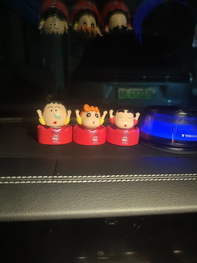 车载摇摇乐蜡笔小新玩具手办DIY摆件