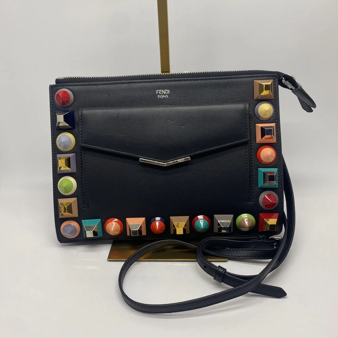 95新 FENDI/芬迪 叶奢中古/铆钉斜挎包/892193