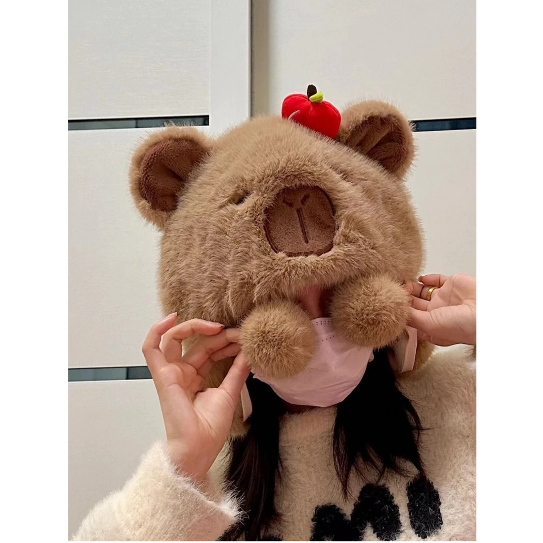 卡皮巴拉水豚豚宝宝棕色毛绒帽子女生冬季保暖卡通头套红苹果可爱