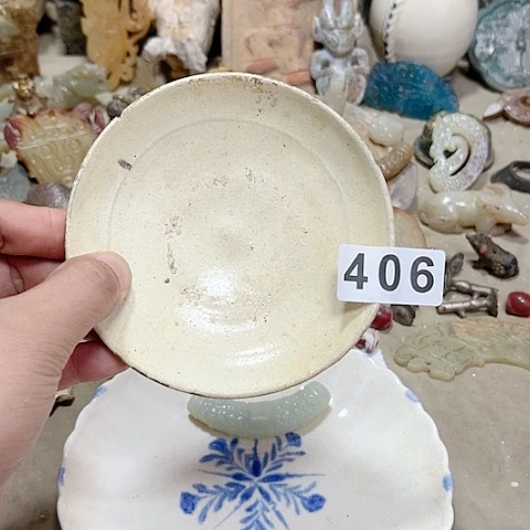 摆件元**?瓷器艺术等作品多部参加展出的
