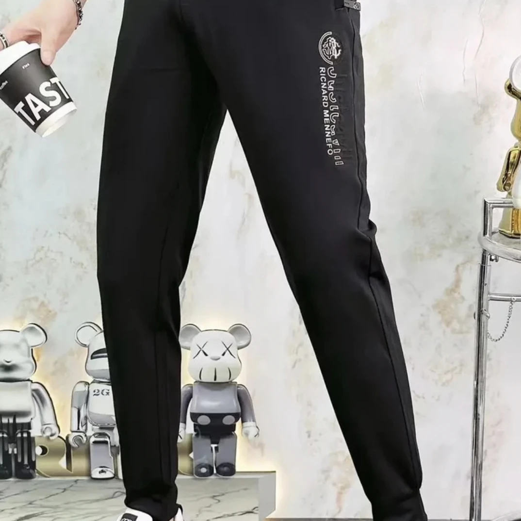 秋冬加绒加厚冬2024高端黑色男士休闲裤弹力束脚修身显瘦刺绣设计