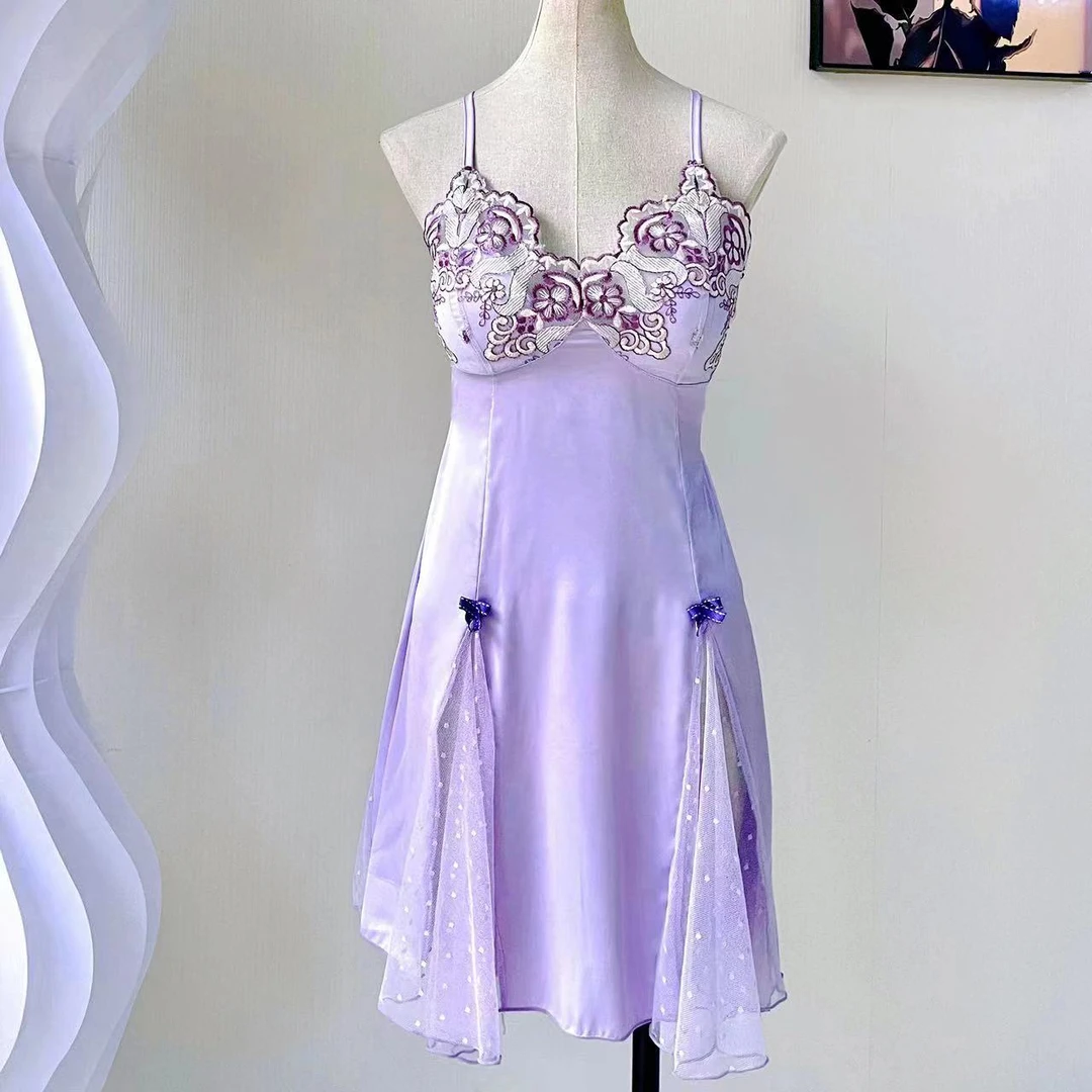 夏季性感显瘦吊带睡裙蕾丝拼接露背系带式女士薄款纯欲法式胸垫