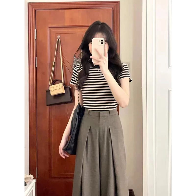 撞色条纹短袖t恤女小个子洋气穿搭修身显瘦减龄夏季百搭正肩上衣