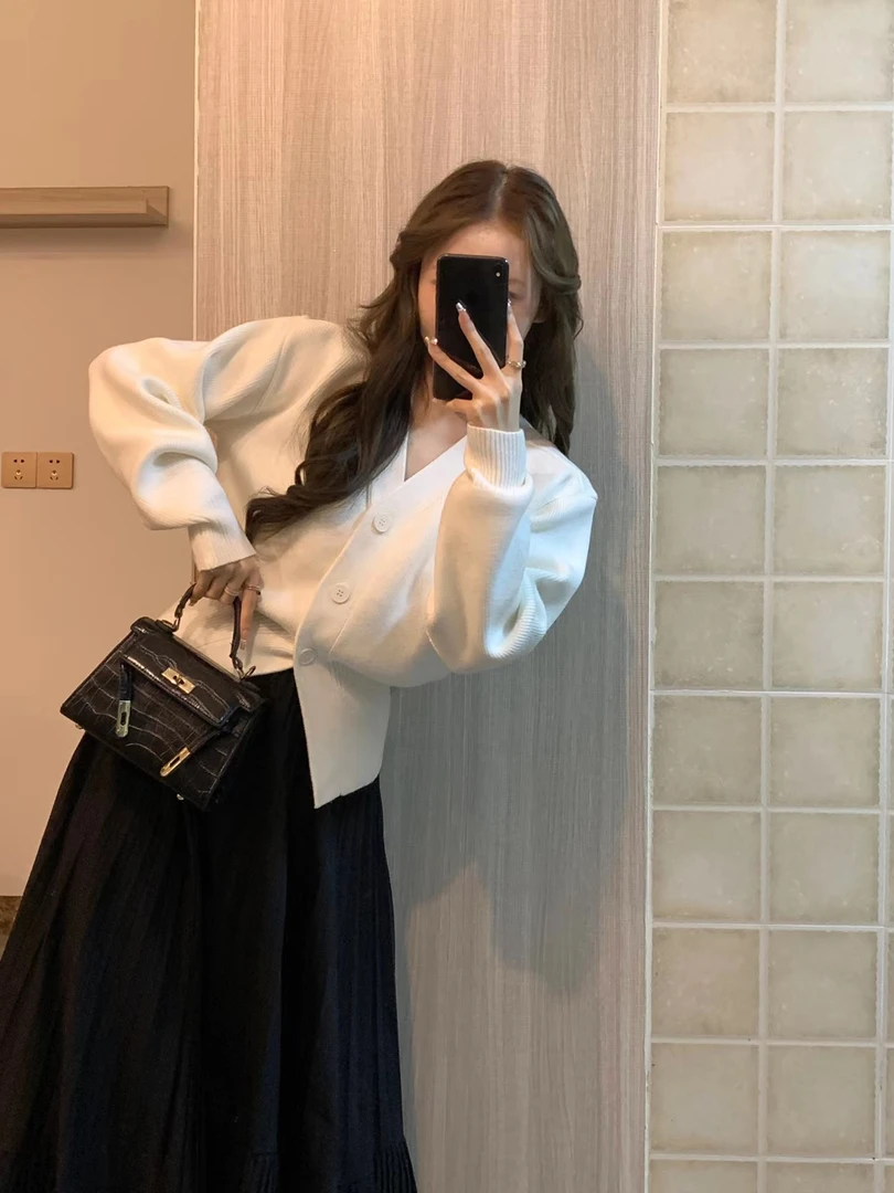 v领毛衣外套女短款秋季高级感收腰独特别致上衣内搭掐腰针织开衫