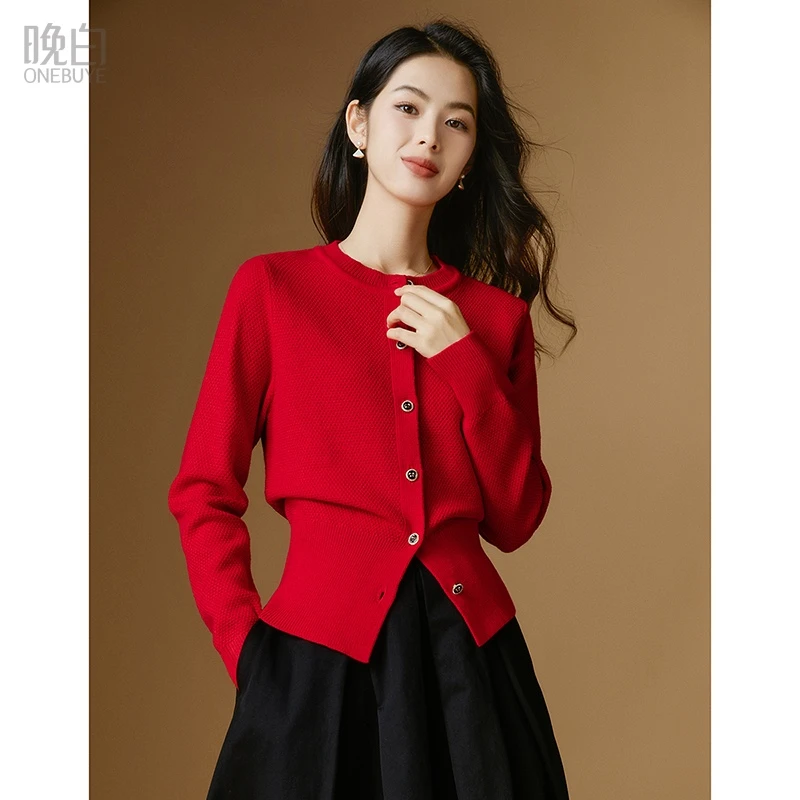 晚白春季款时尚简约气质中国红喜庆圆领针织外套女24052823