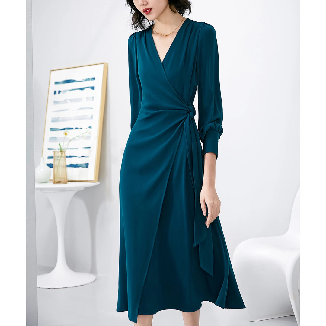 晚白新款修身长裙高腰纯色V领长袖通勤A摆连衣裙24073149