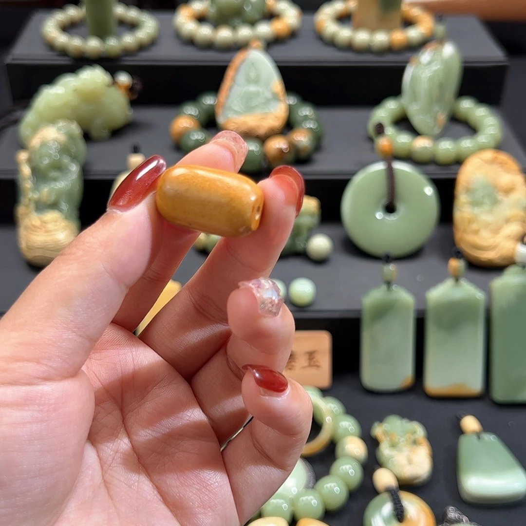 岫岩河磨玉（透闪石质玉）颈饰未镶嵌