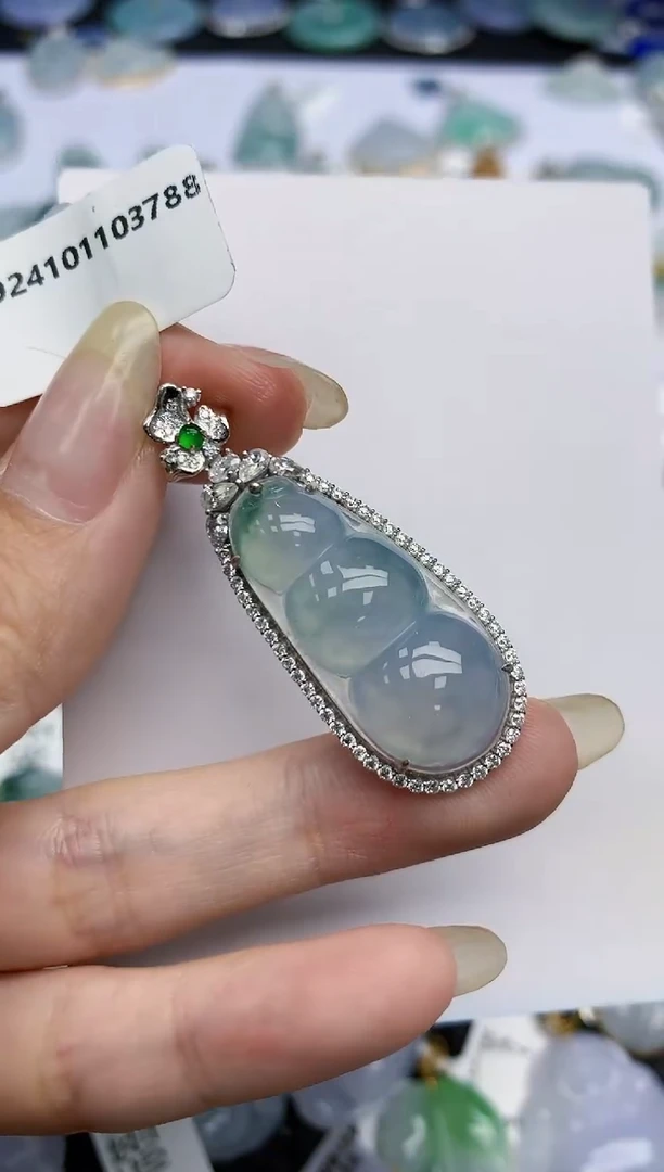 【闪购商品】翡翠挂件18K金镶嵌167天然翡翠A货