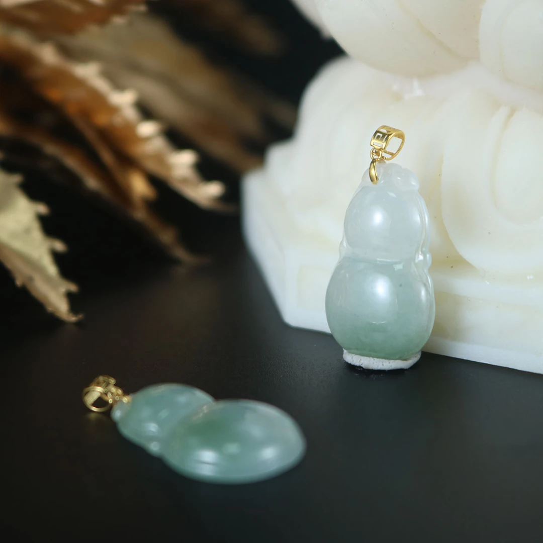 天然缅甸A货翡翠镶嵌18k金翡翠葫芦吊坠渐变精美多样性，发其一