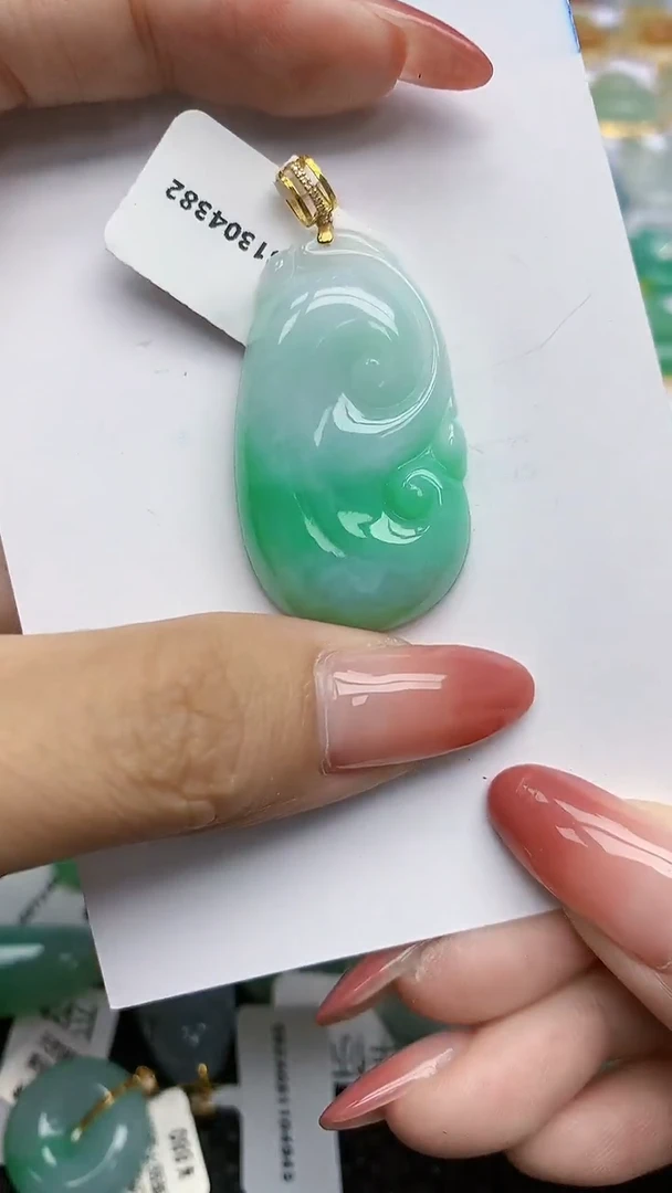 【闪购商品】翡翠挂件18K金镶嵌天然翡翠A货，76