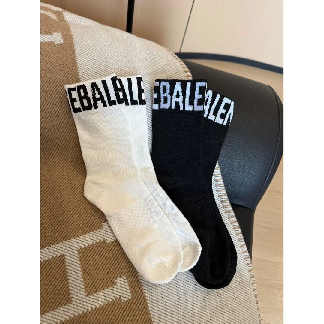 二姐的宝藏韩版字母无骨纯色百搭简约洋气中筒袜#24353