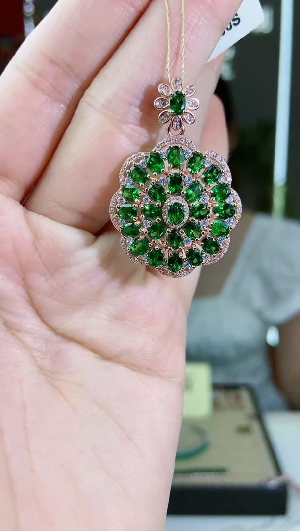 【闪购商品】石榴石（沙弗莱）颈饰银S925镶嵌颈饰