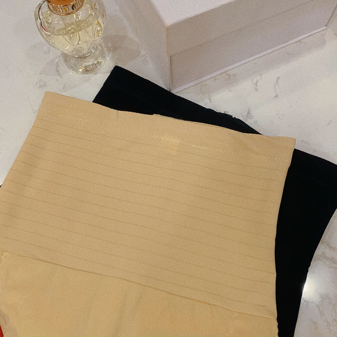 高腰修身显瘦短裤