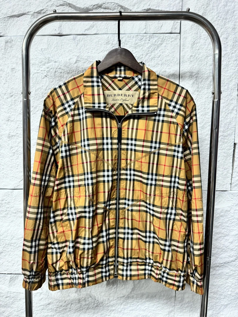 Burberry 经典格纹拉链夹克 码数：L