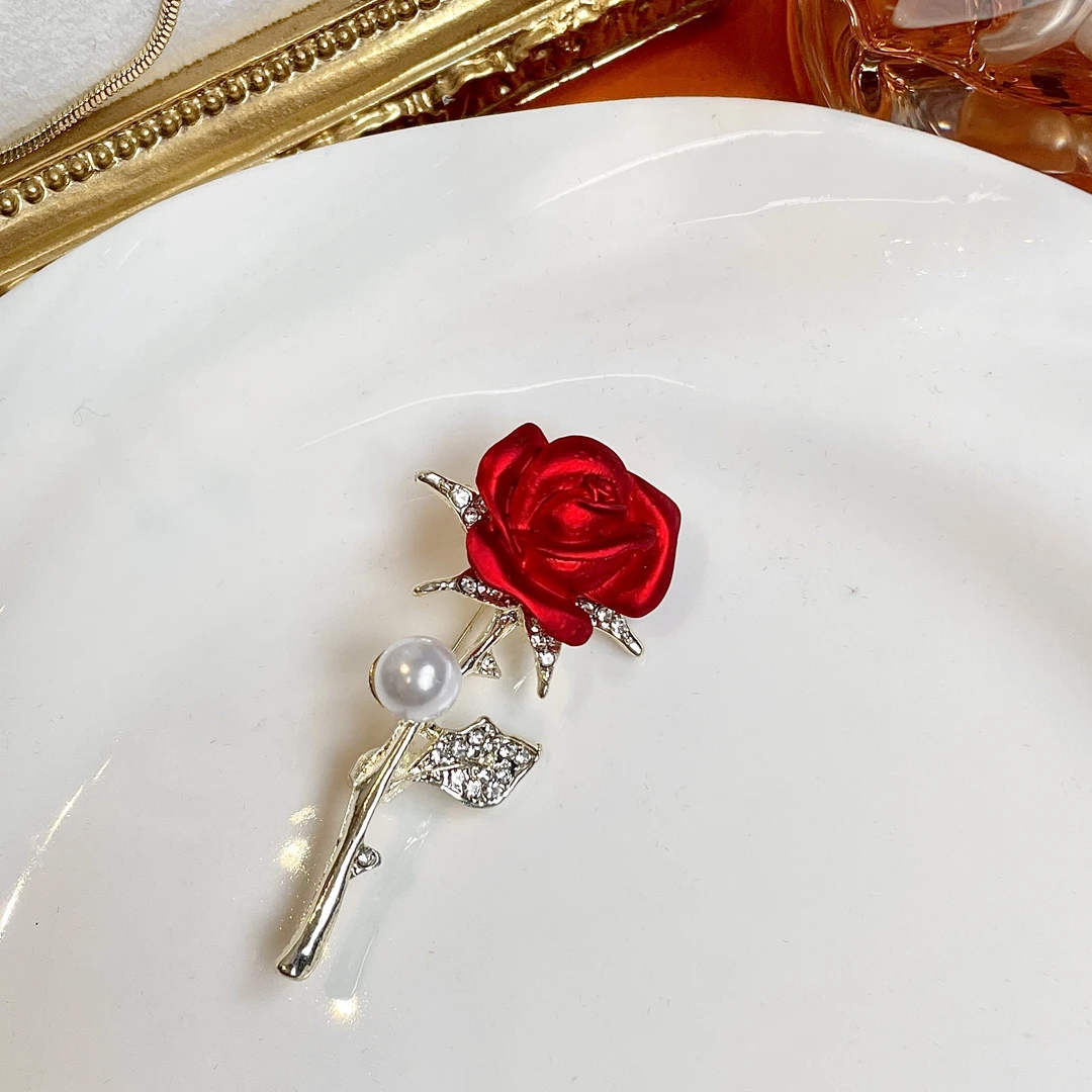 合金胸针 镶钻玫瑰花胸针气质优雅胸花时尚设计感衣服扣针A2170