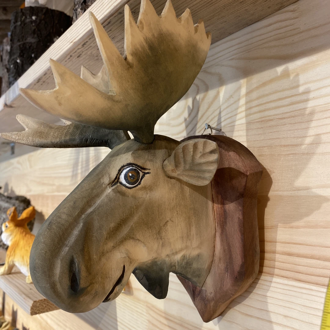 驼鹿头经典造型 摆件  可挂饰  手工雕刻绘画上色  活灵活现