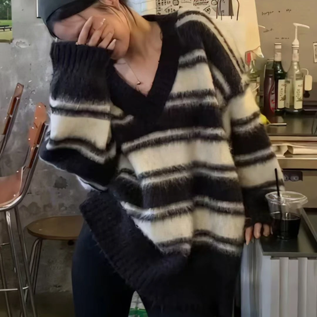 2025秋冬新款韩系V领毛茸茸慵懒风针织衫女条纹毛衣开衫外套女