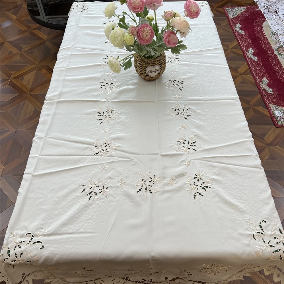 21-807贡缎（148*220cm/椭圆）米色重工刺绣桌布