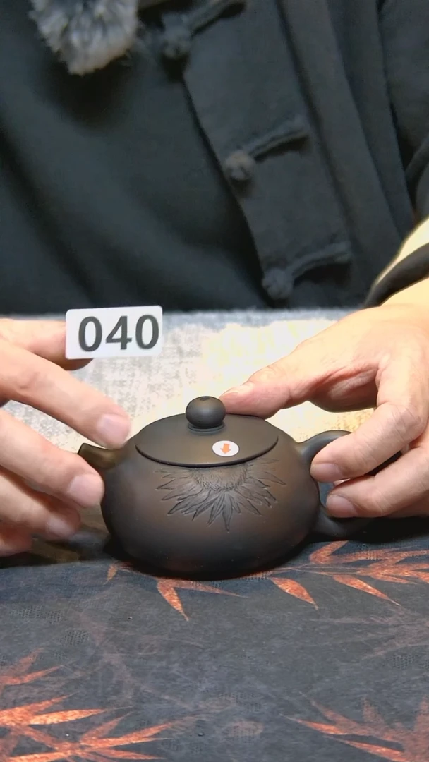 【闪购商品】陶瓷壶雕刻瑕疵040