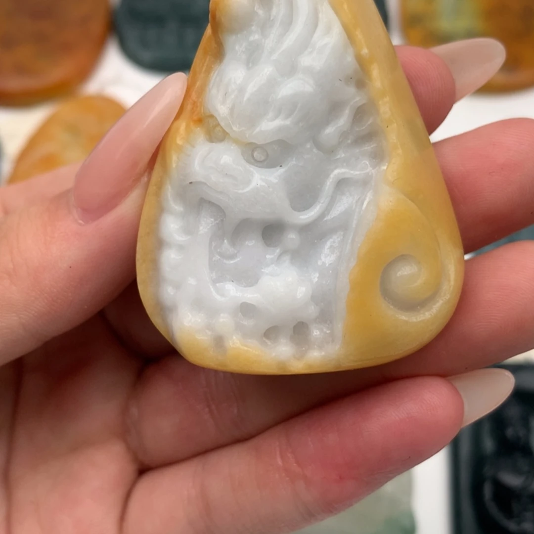 【闪购商品】翡翠颈饰未镶嵌