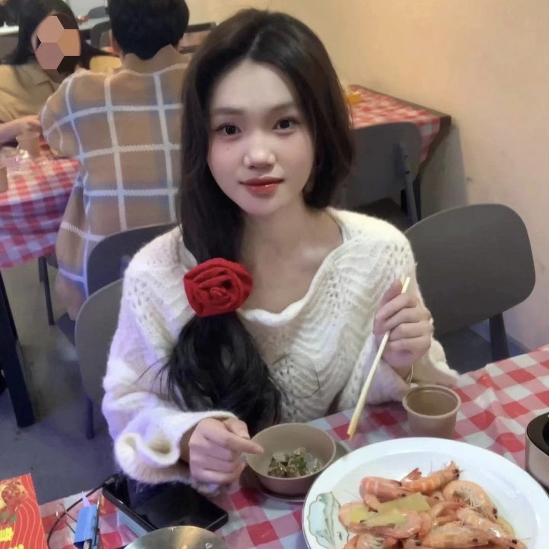 显白温柔甜美红色玫瑰发圈小众法式立体花朵大肠圈洋气发绳头绳女