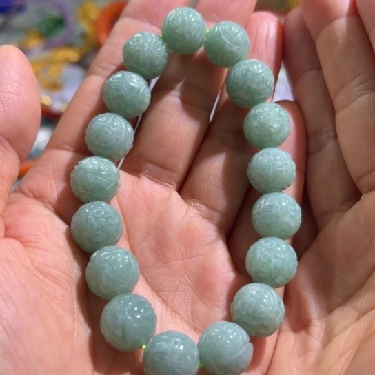 翡翠颈饰未镶嵌特色