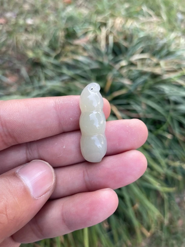 和田玉精品福豆挂件