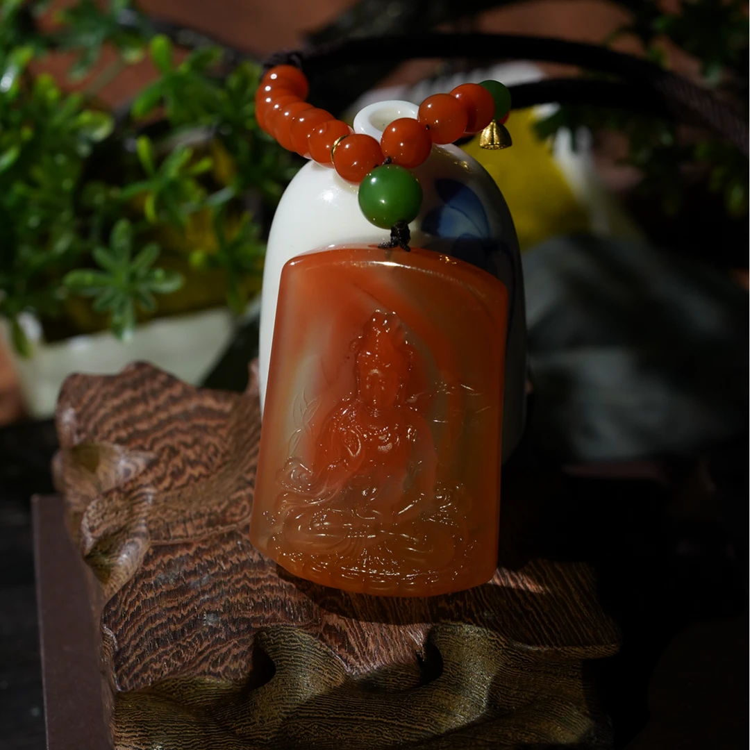 【凤鸣珠宝】南红典藏级18K镶冰红菩萨吊坠D-281