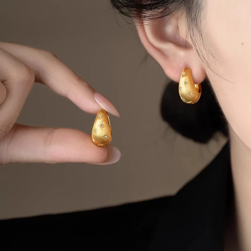 铜合金耳饰 小众轻奢金色拉丝耳环女高级感气质耳钉秋冬耳圈耳饰