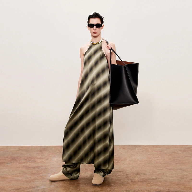 【0压系列】LESS光影挂脖裙女桑蚕真丝设计感吊带连衣裙2O7G13160