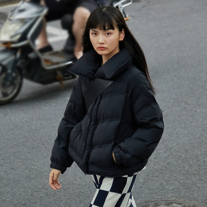 LESS冬白鸭绒短款羽绒服黑色宽松泡芙翻领面包服外套2L0C10410