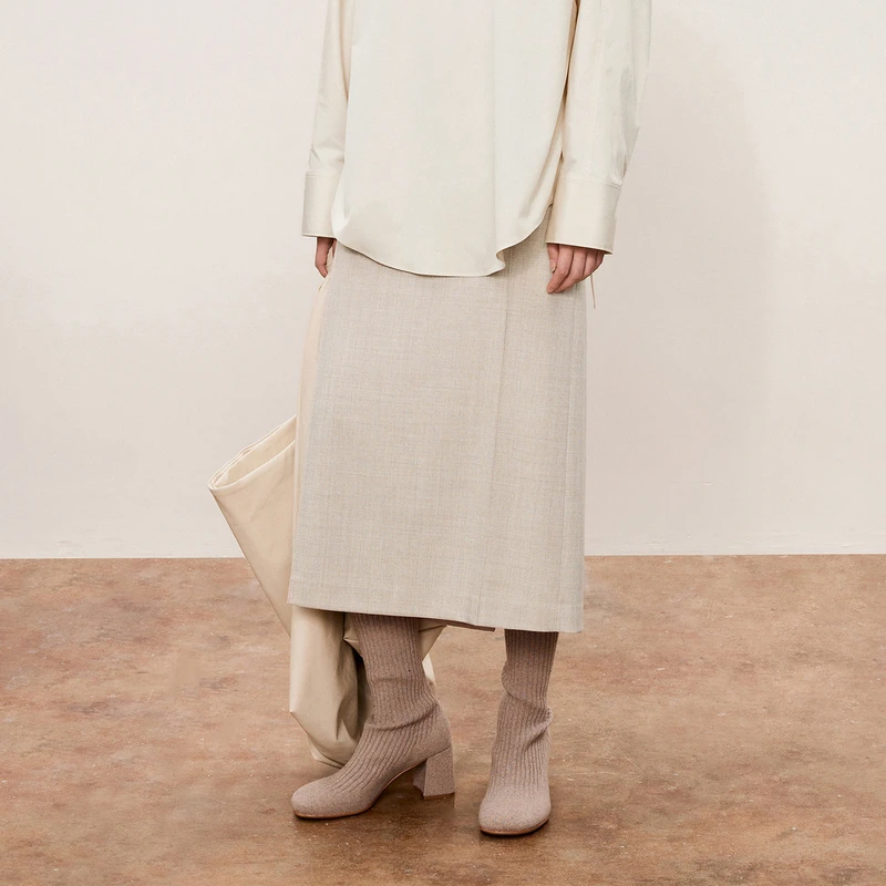 LESS后开衩直筒半身裙通勤休闲简约纯色中长款开衩腰裙2O7D10440