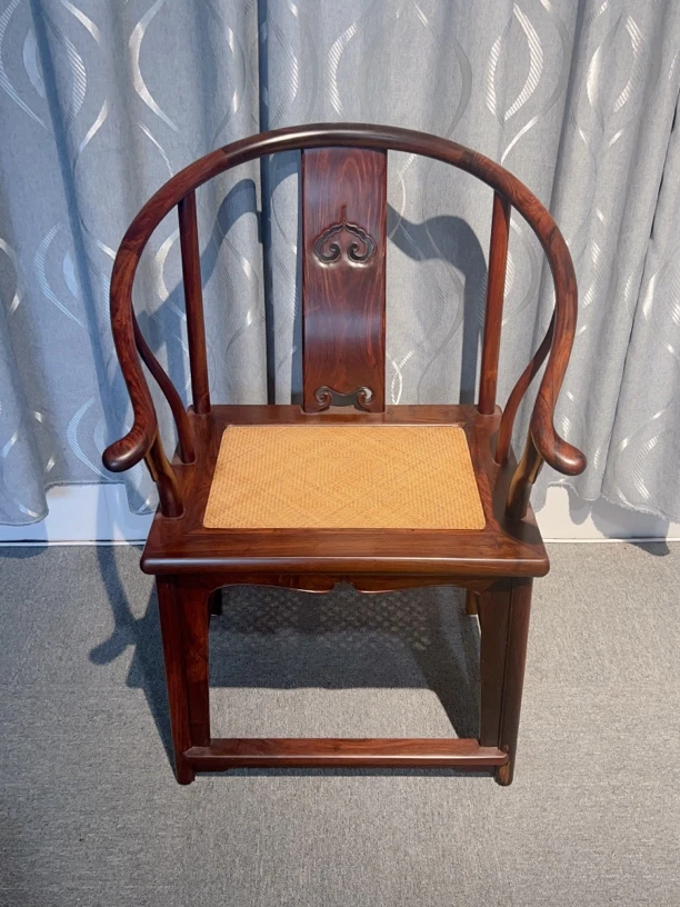 精品大红酸枝圈椅，58乘46乘98公分，没有拼补，没有白皮，品质非常好
