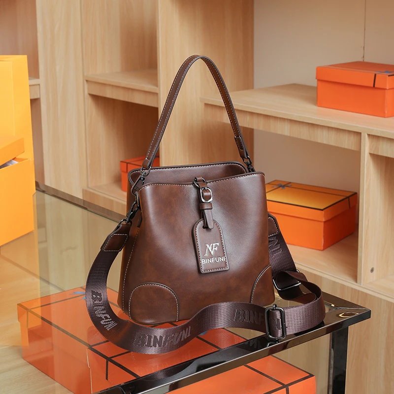 【当天发】春夏新款水桶包百搭时尚通勤简约高级单肩斜挎手提女士包