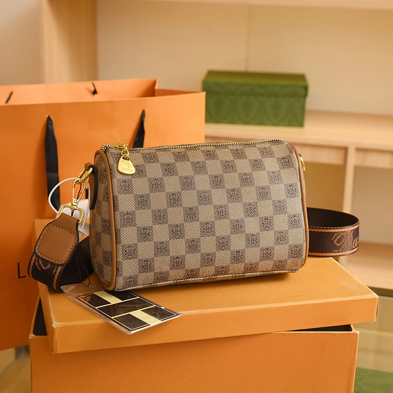 【当天发货】2025新款潮百搭时尚波士顿单肩包斜挎枕头包圆筒筒女包