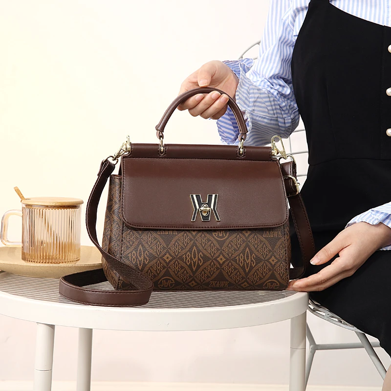 【当天发货】2025新款复古百搭时尚大容量手提单肩斜挎包网红女士包