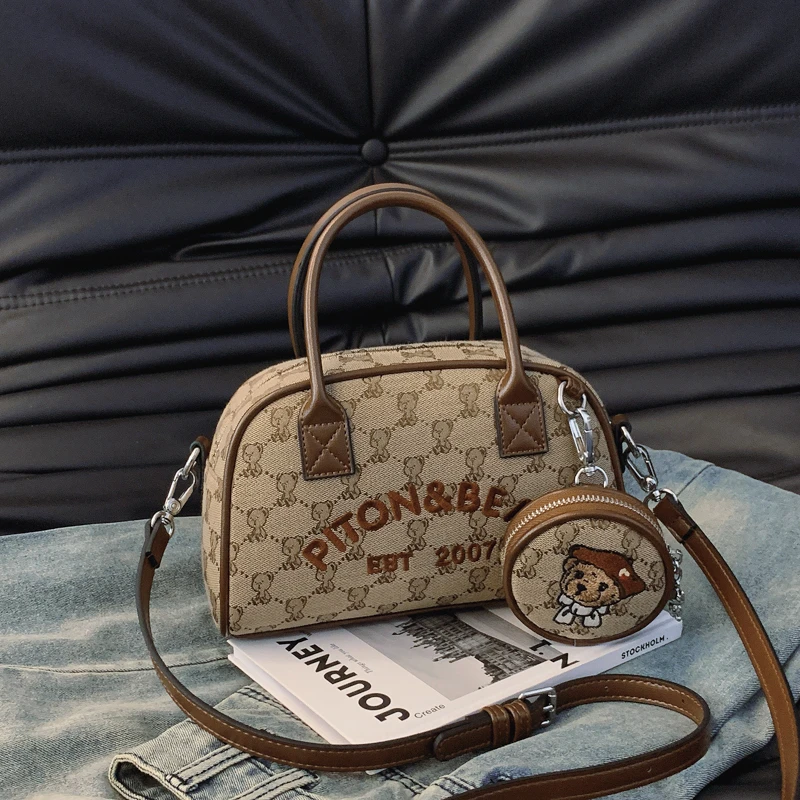 【北包包】新款字母枕头包2025百搭时尚洋气休闲单肩斜挎手提女士包