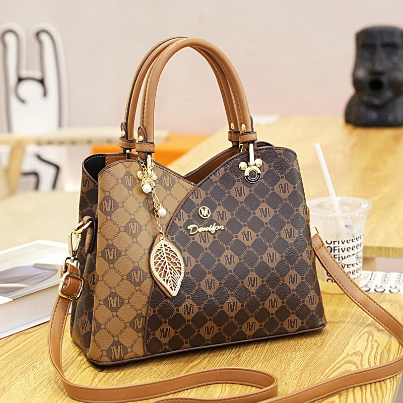 【当天发货】水桶2025新款潮女士妈妈包轻奢大容量手提单肩女包