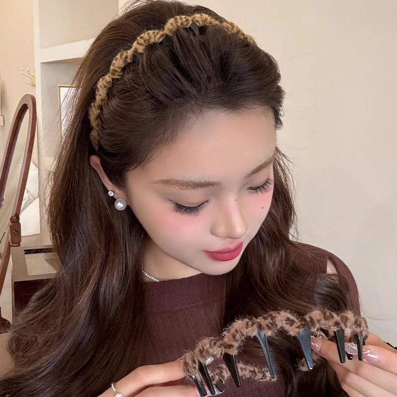 高级感毛绒豹纹发箍女秋碎发整理头箍高颅顶造型发卡脸压发头饰