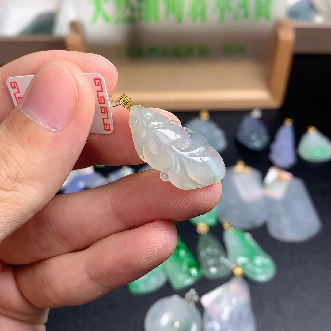 翡翠颈饰18K金镶嵌翡翠赠合金链