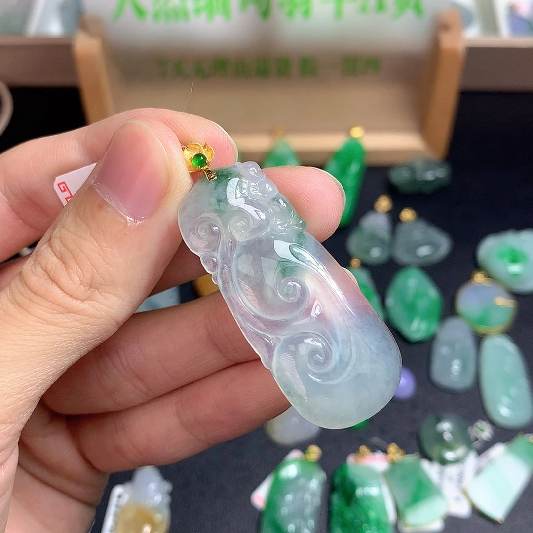翡翠颈饰18K金镶嵌翡翠赠合金链