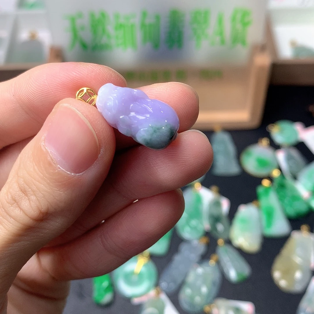 翡翠颈饰18K金镶嵌翡翠