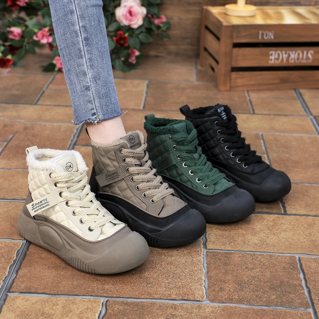 法图雅冬季新款高帮女靴平底休闲百搭加绒保暖软底防滑加厚女鞋子