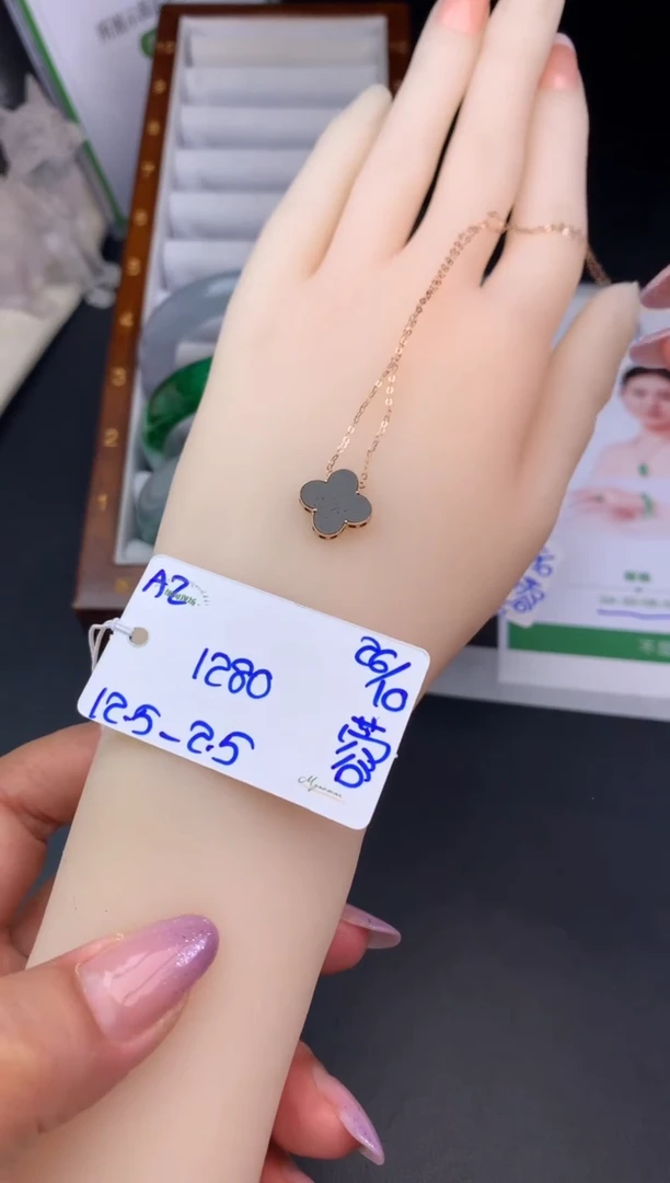 【闪购商品】翡翠吊坠(赠链)未镶嵌吊坠