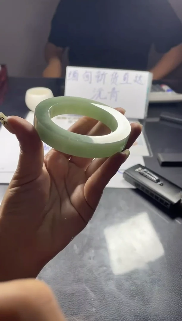 【闪购商品】定制翡翠手镯未镶嵌手镯DDR/发一件