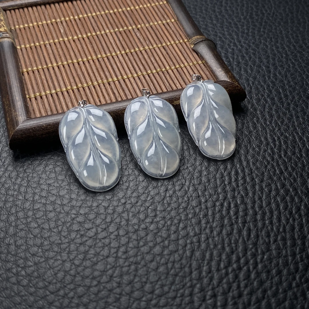 刘思懿中秋迎美玉天然翡翠叶子+18K金扣头吊坠多样性发一@506590