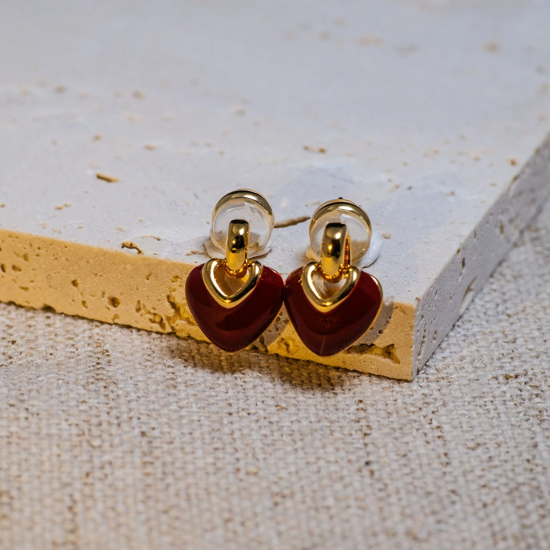 铜合金耳饰 8517轻奢高级感安可拉红色爱心耳钉小众设计气质耳饰