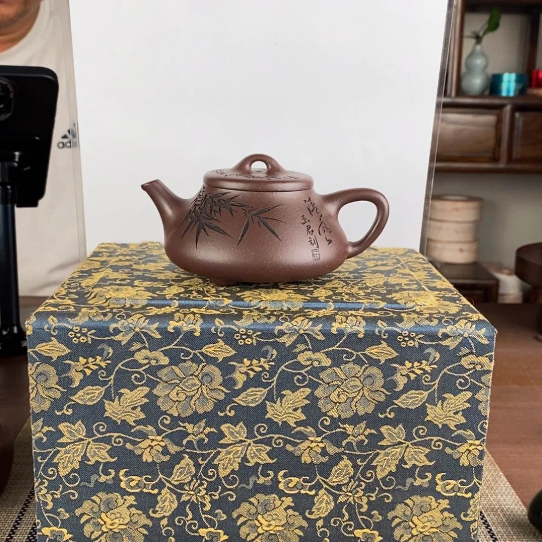 紫砂茶壶菠*君宜兴紫砂工艺美术精品